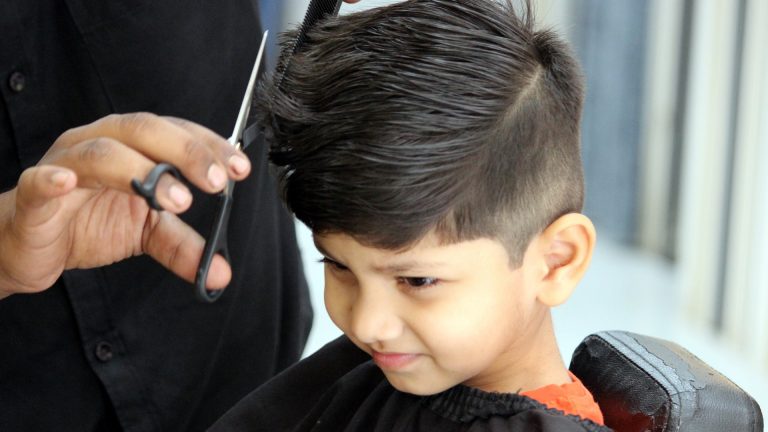Can a Haircut Pass Head Lice From One Child to Another?