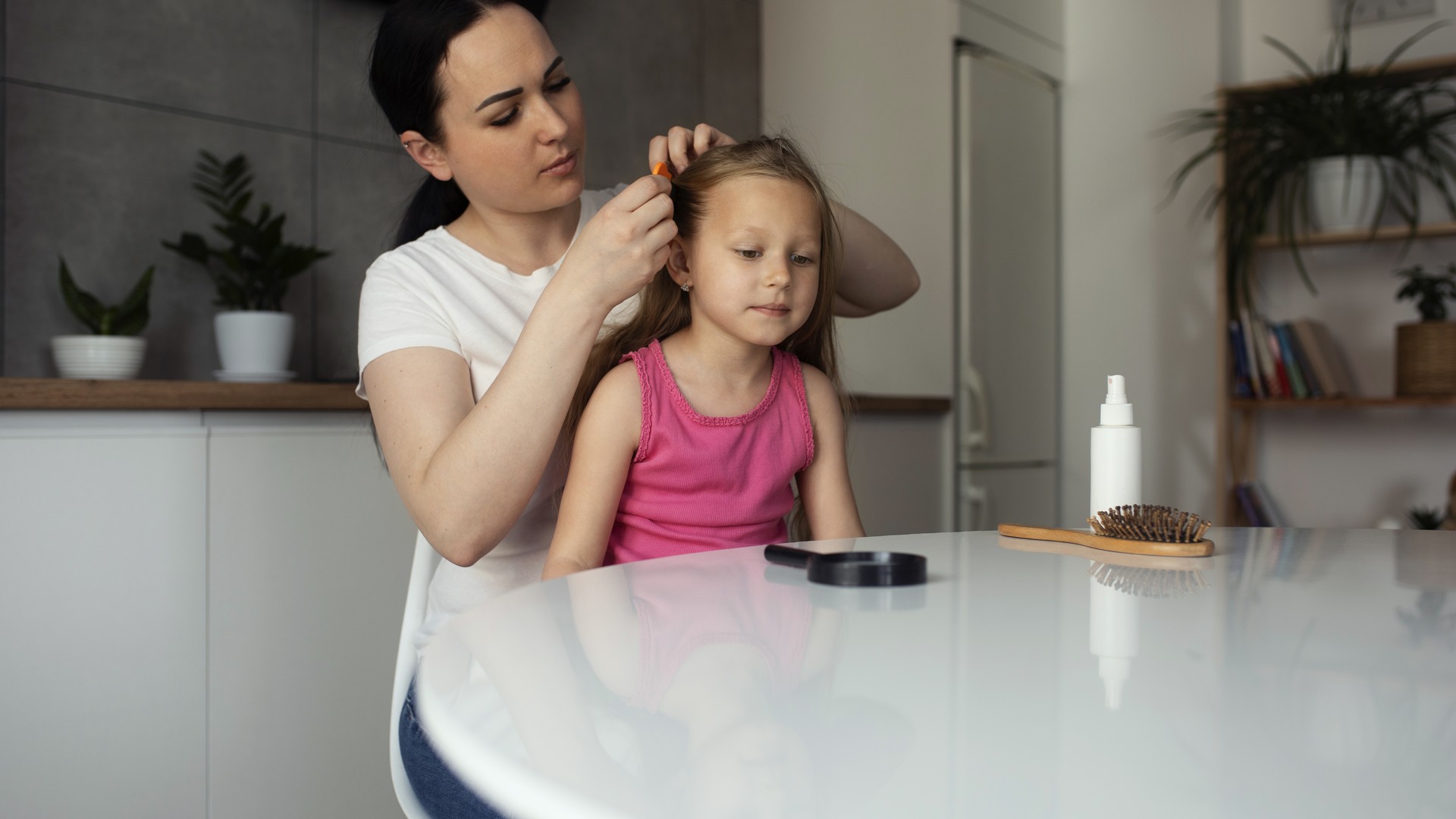 A Classroom Lice Alert Calls for a Check, Not a Chemical Kit